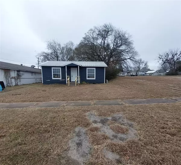 403 E Sears Street, Denison, TX 75021