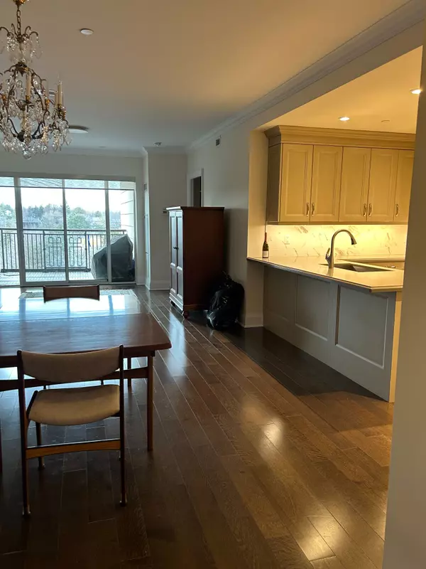 Toronto C12, ON M4G 0A7,1888 Bayview AVE #702