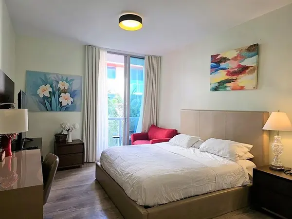 Hollywood, FL 33019,777 N Ocean Dr #S407