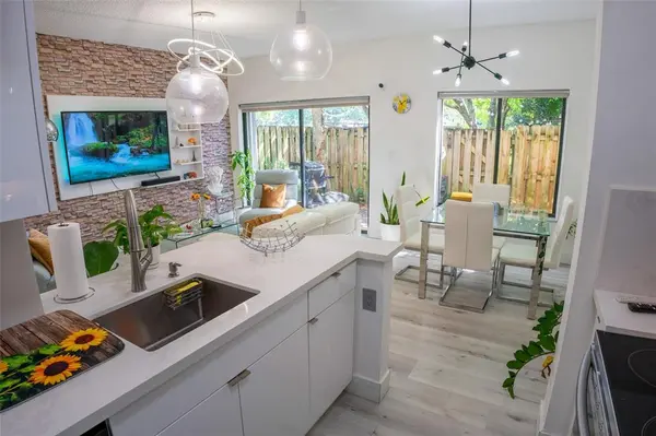 Pembroke Pines, FL 33025,361 SW 95th Ter #361