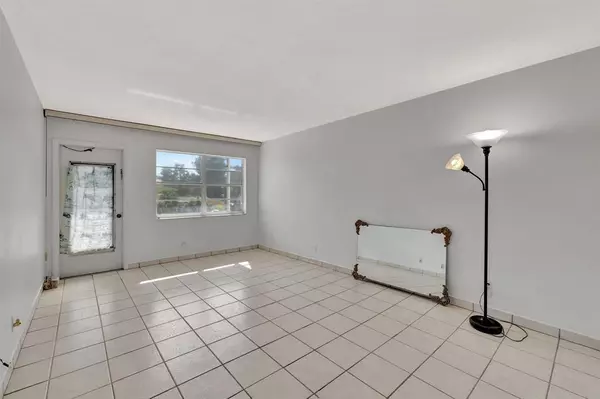 Lauderhill, FL 33313,4310 NW 12th Ct #204