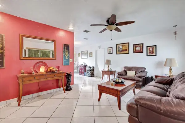 Hollywood, FL 33020,2458 Plunkett St