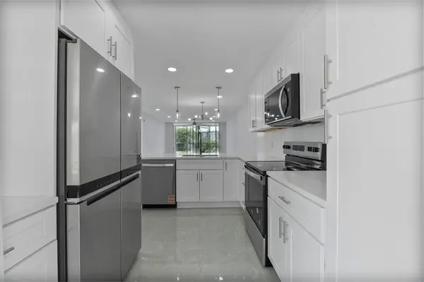 Pompano Beach, FL 33069,2901 S Palm Aire Dr #306