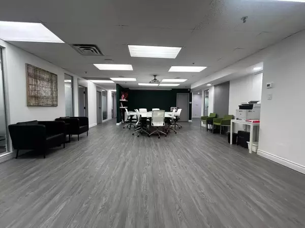 Markham, ON L3R 1A3,7181 Woodbine AVE #226 ROOM 7