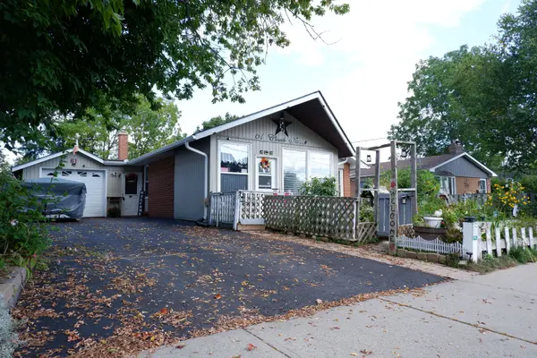 Halton Hills, ON L7J 1Z5,61 Cook ST