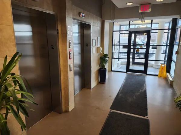 Kitchener, ON N2G 1C3,410 King ST W #424