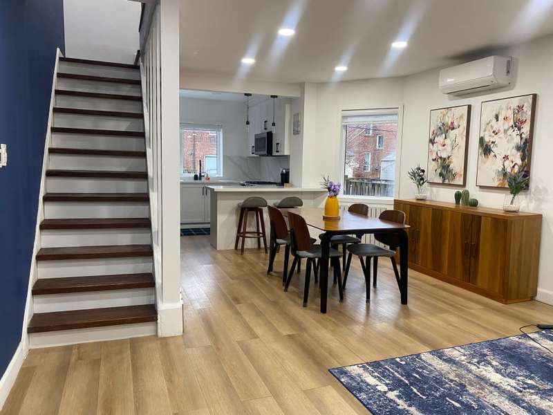 42 Arnold AVE, Toronto C08, ON M5A 3B2