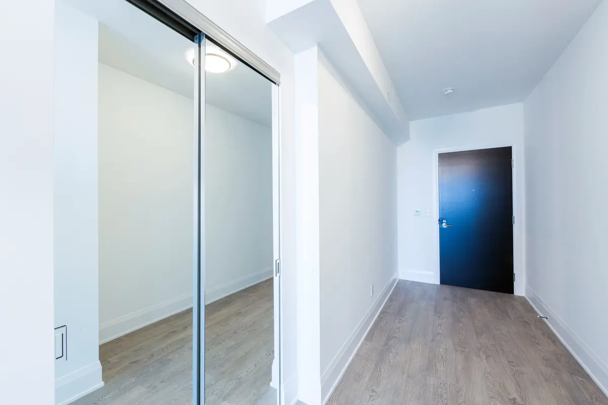 Toronto C10, ON M4P 1Y5,101 Erskine AVE #1904