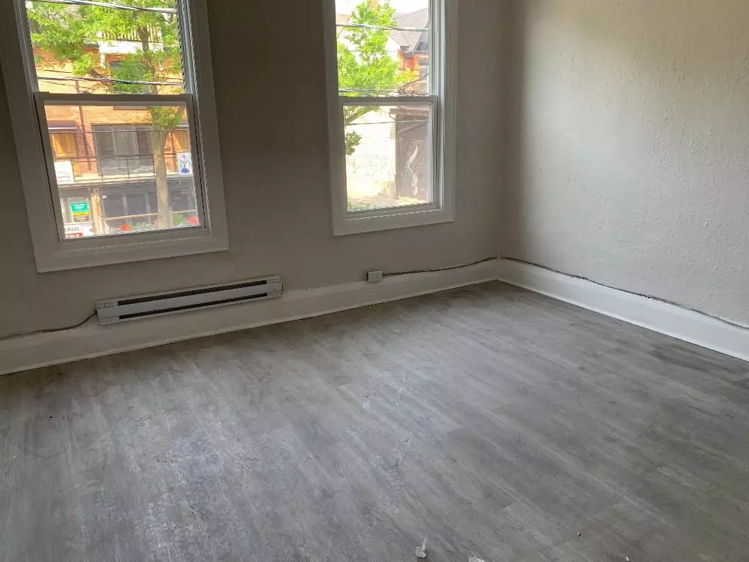 Toronto C08, ON M5A 3A3,461 Parliament ST ##201