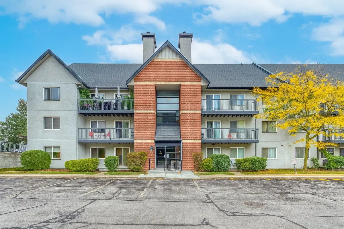 Oakville, ON L6M 2V7,1450 Glen Abbey Gate #911