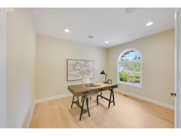 Portland, OR 97229,20 SW 111TH TER