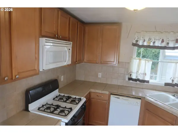 Wood Village, OR 97060,138 MAPLE BLVD