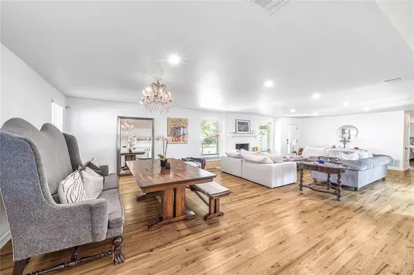 5837 Clendenin Avenue, Dallas, TX 75228