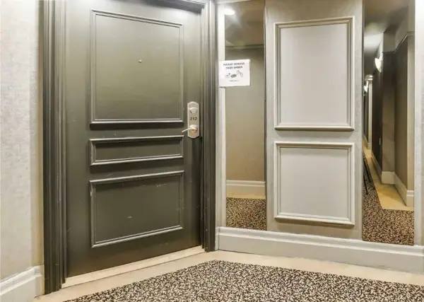 Toronto C06, ON M3H 6C1,1030 Sheppard AVE W #212