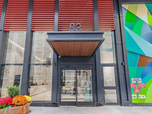 Toronto C08, ON M5B 0C5,82 Dalhousie ST #1008