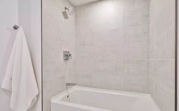 Toronto C14, ON M2N 0L4,15 Holmes AVE #1504