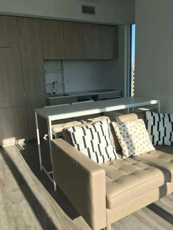 Toronto C08, ON M5B 0B8,77 Shuter ST #2306