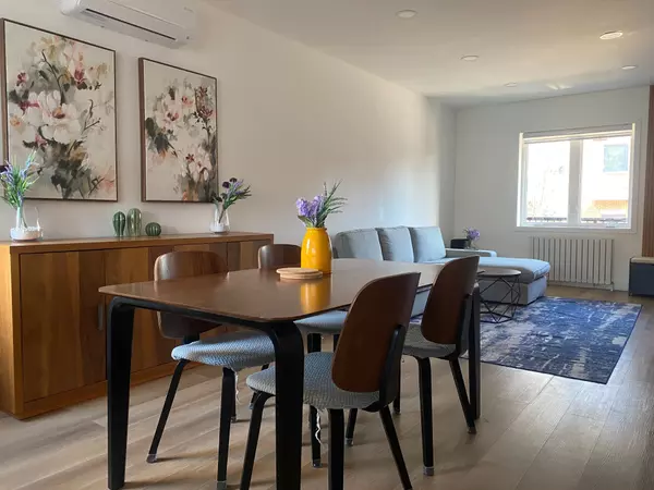 Toronto C08, ON M5A 3B2,42 Arnold AVE