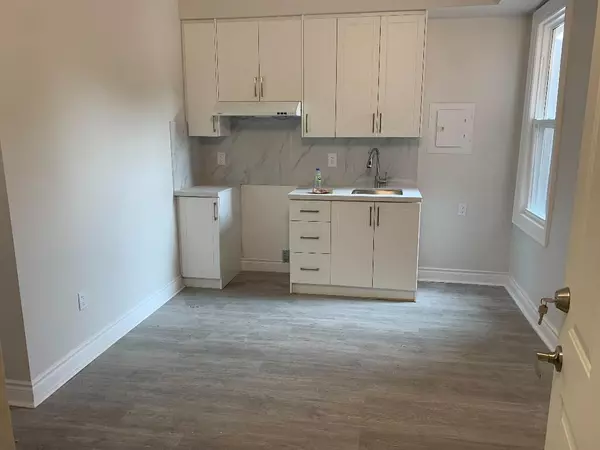 Toronto C08, ON M5A 3A3,461 Parliament ST ##201