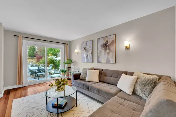 Whitby, ON L1N 6W5,74 Robinson CRES