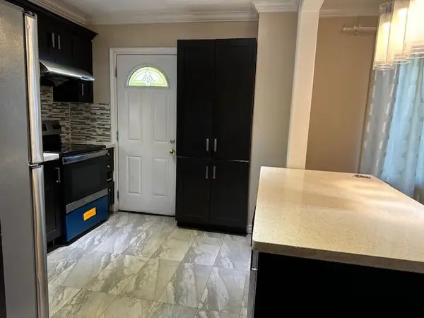 Oshawa, ON L1G 1Z3,164 Adelaide AVE E