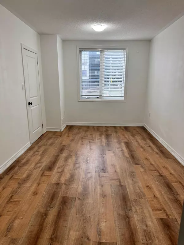 Toronto E08, ON M1J 0B1,1309 Danforth RD