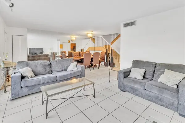 Tamarac, FL 33319,5880 NW 57th Ave #6