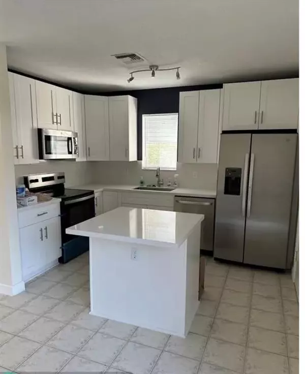 Coral Springs, FL 33076,10535 NW 57th St