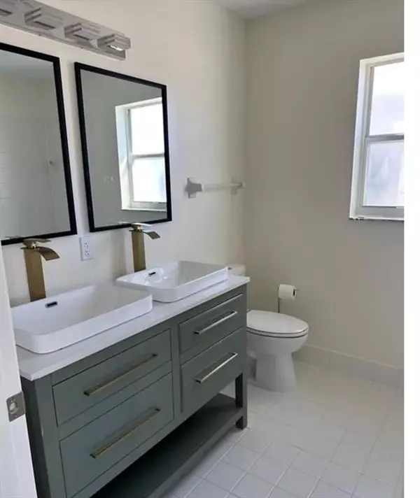 Coral Springs, FL 33076,10535 NW 57th St