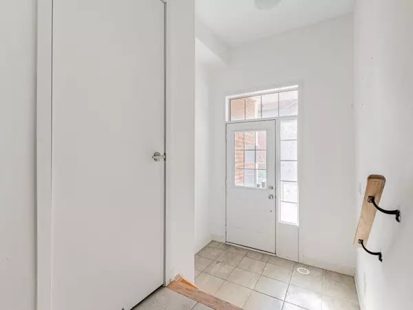 Newmarket, ON L3Y 0E3,247 Harding Park ST