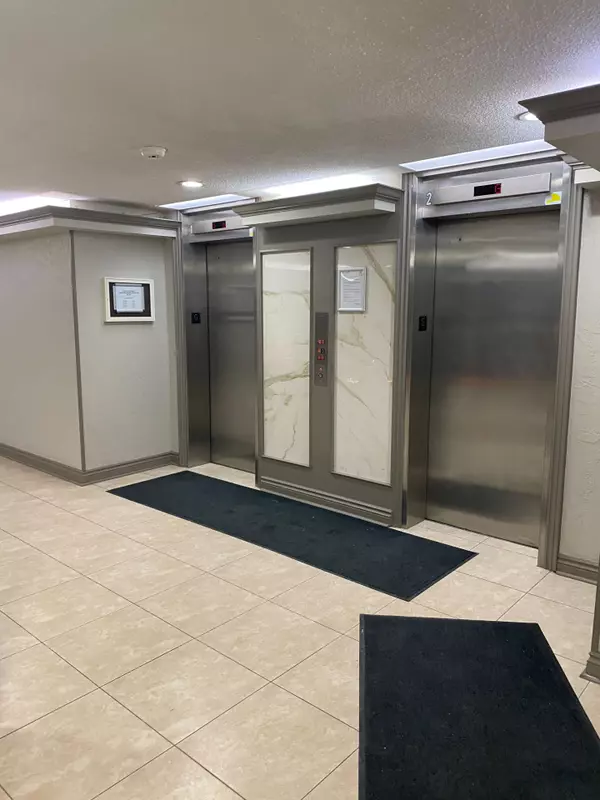 80 Inverlochy BLVD #504, Markham, ON L3T 4P3