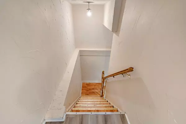 Barrie, ON L4N 1A4,66 Dunlop ST W