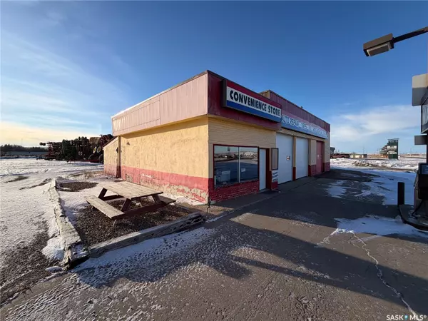 Shaunavon, SK S0N 2M0,870 3rd AVENUE W