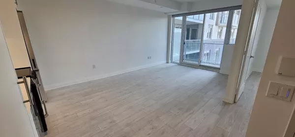 Oakville, ON L6H 7E3,412 Silver Maple RD #301