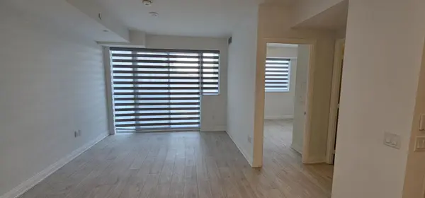 Oakville, ON L6H 7E3,412 Silver Maple RD #301