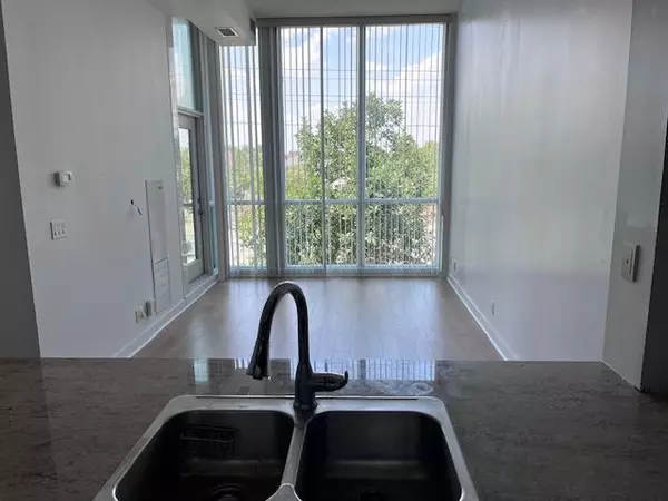 Mississauga, ON L5B 0H8,3985 Grand Park DR #208