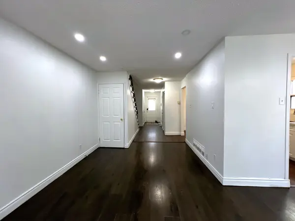 Brampton, ON L6X 2T8,93 Martindale CRES