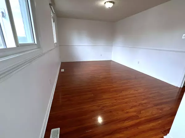 Brampton, ON L6X 2T8,93 Martindale CRES