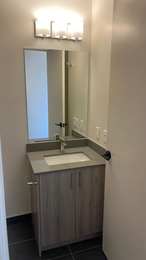 Milton, ON L9T 3L3,8020 Derry RD #509