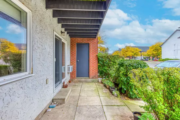 Oakville, ON L6M 2V7,1450 Glen Abbey Gate #911