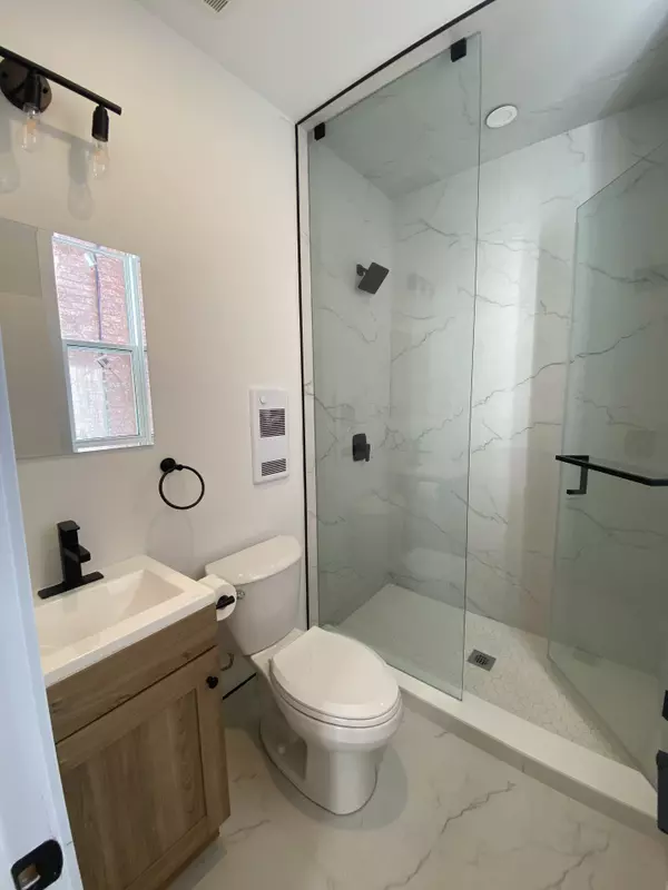 Toronto W02, ON M6H 2H5,1359 Davenport RD #102