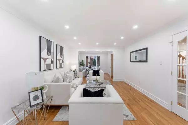 Mississauga, ON L5B 2E8,2250 Kenbarb RD