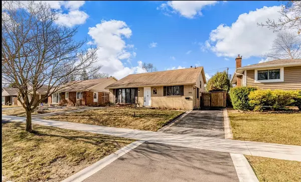 608 Thornwood AVE, Burlington, ON L7N 3B8