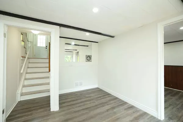 Burlington, ON L7N 3B8,608 Thornwood AVE