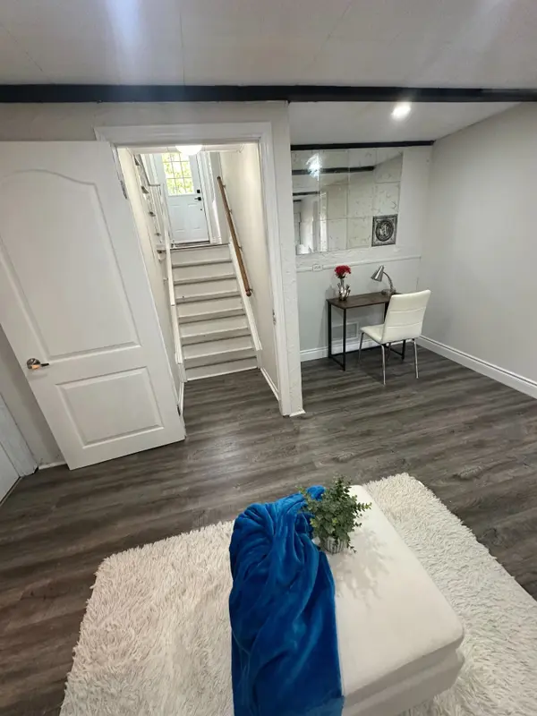 Burlington, ON L7N 3B8,608 Thornwood AVE