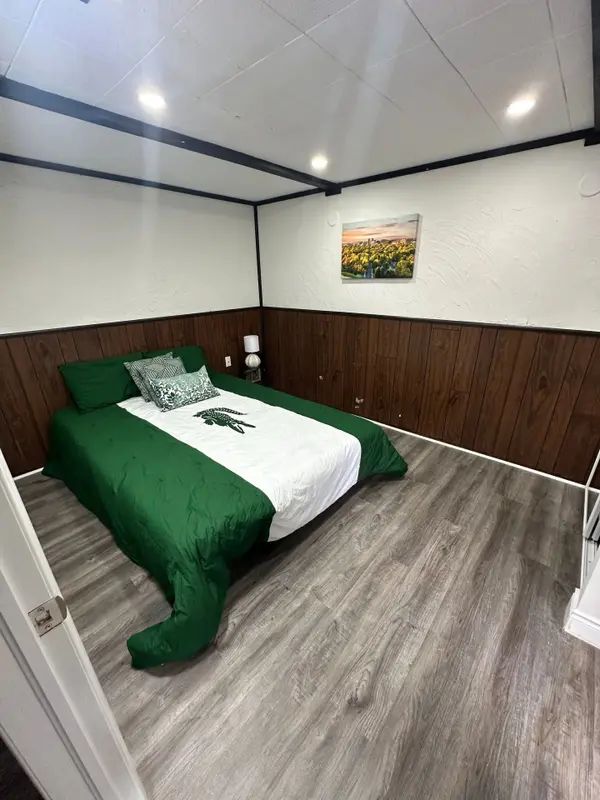 Burlington, ON L7N 3B8,608 Thornwood AVE