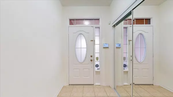 Milton, ON L9T 6Z3,730 Bolingbroke DR