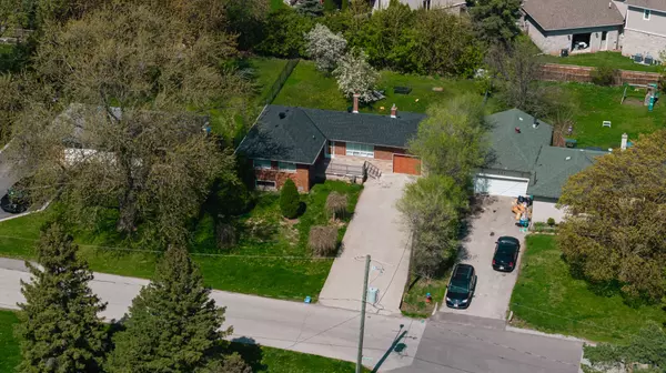 Oakville, ON L6L 4L1,365 Sandhurst DR