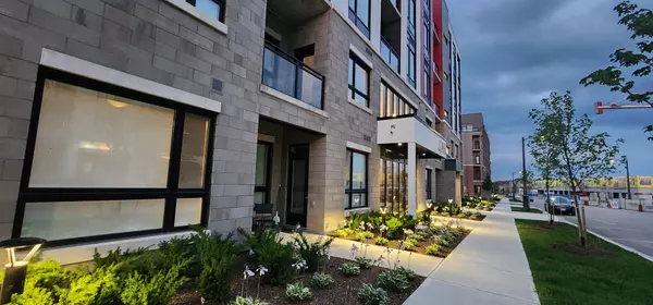 Oakville, ON L6M 5P7,3285 Carding Mill TRL #404