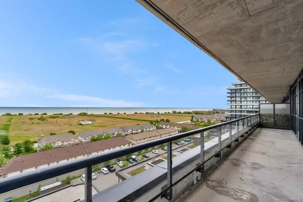 Grimsby, ON L3M 4E8,560 North Service RD N #901